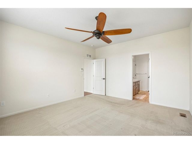 855 N Waterloo Cir, Aurora, CO 80018