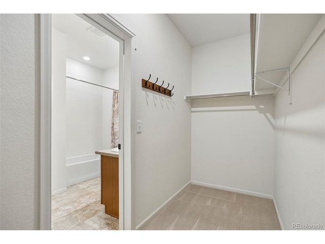 855 N Waterloo Cir, Aurora, CO 80018