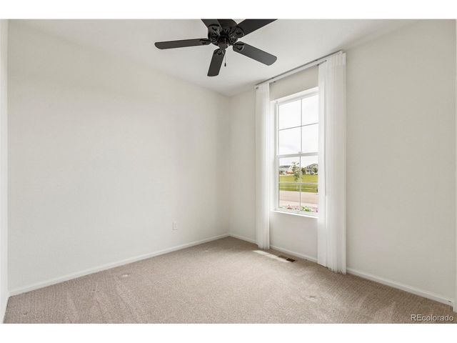855 N Waterloo Cir, Aurora, CO 80018