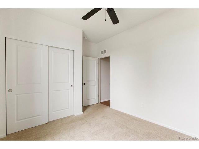 855 N Waterloo Cir, Aurora, CO 80018