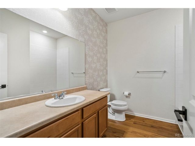 855 N Waterloo Cir, Aurora, CO 80018