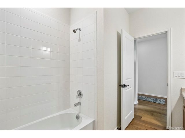855 N Waterloo Cir, Aurora, CO 80018