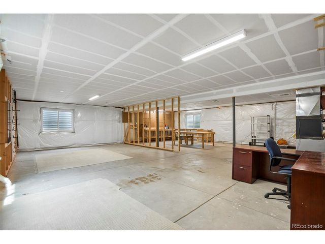 855 N Waterloo Cir, Aurora, CO 80018