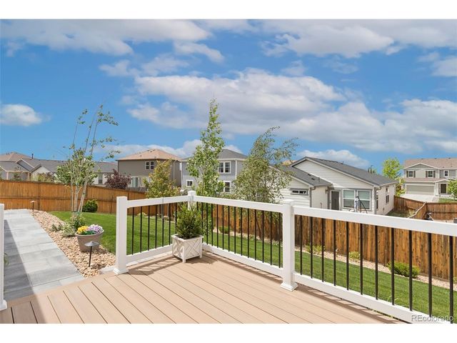 855 N Waterloo Cir, Aurora, CO 80018
