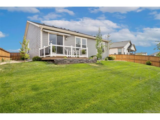 855 N Waterloo Cir, Aurora, CO 80018