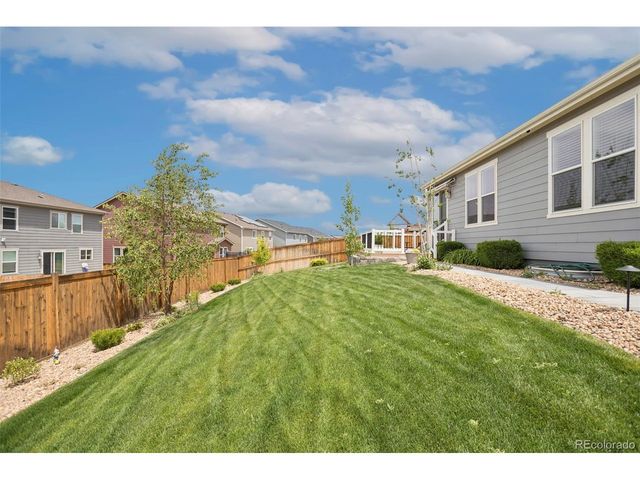 855 N Waterloo Cir, Aurora, CO 80018