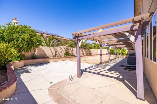 4613 W Avenue J13, Lancaster, CA 93536