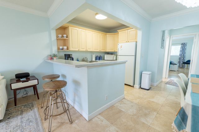 3215 NE 15TH Street 204, Pompano Beach, FL 33062