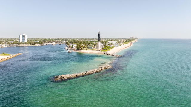 3215 NE 15TH Street 204, Pompano Beach, FL 33062