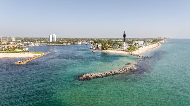 3215 NE 15TH Street 204, Pompano Beach, FL 33062
