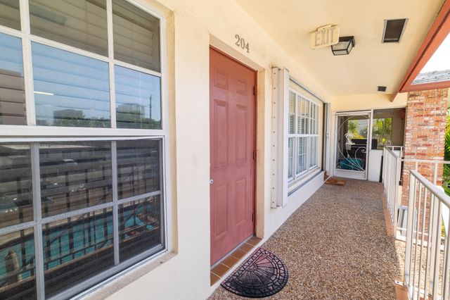 3215 NE 15TH Street 204, Pompano Beach, FL 33062