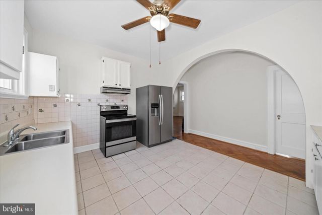 4 CORINNE CT, Wilmington, DE 19809