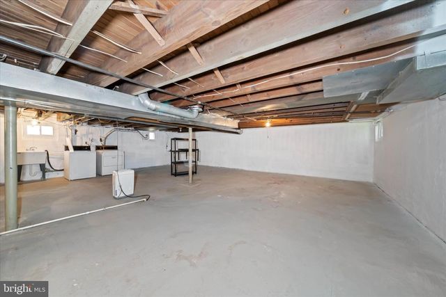 4 CORINNE CT, Wilmington, DE 19809