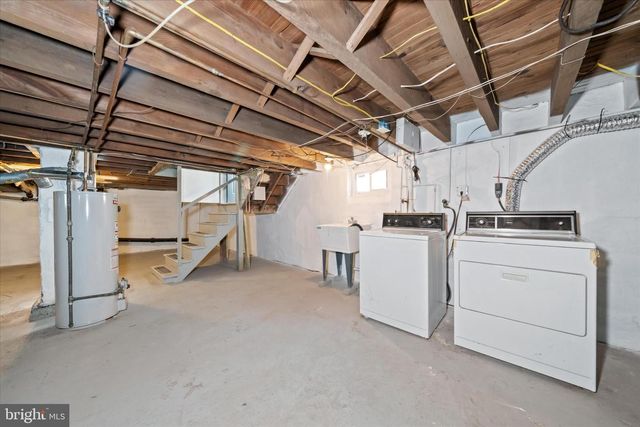 4 CORINNE CT, Wilmington, DE 19809