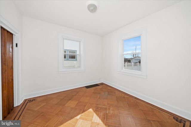 4 CORINNE CT, Wilmington, DE 19809