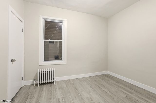 221 Wilkinson Ave, Jersey City, NJ 07305