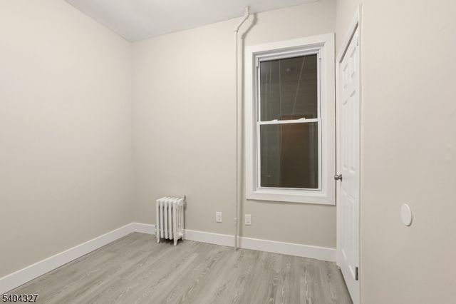 221 Wilkinson Ave, Jersey City, NJ 07305