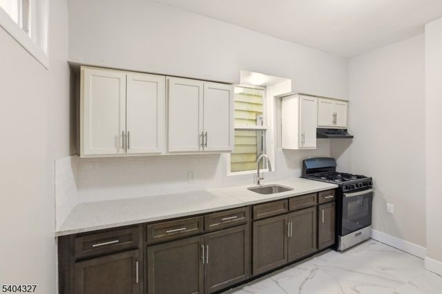 221 Wilkinson Ave, Jersey City, NJ 07305