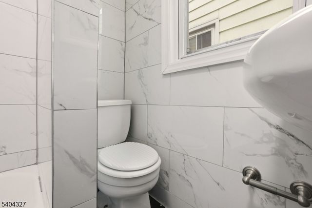 221 Wilkinson Ave, Jersey City, NJ 07305