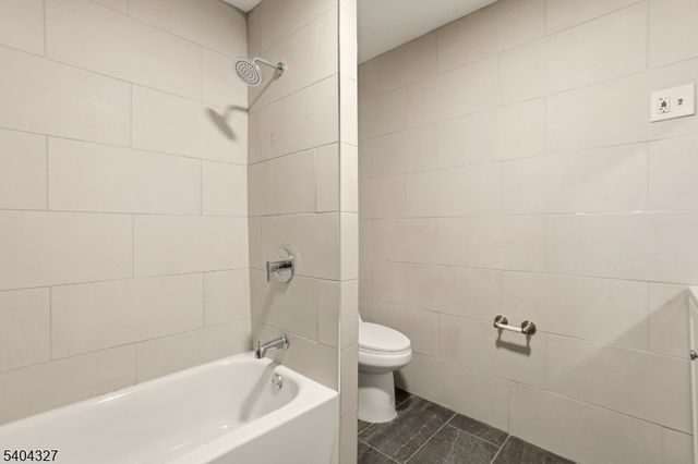 221 Wilkinson Ave, Jersey City, NJ 07305