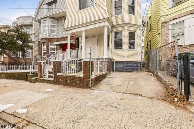 221 Wilkinson Ave, Jersey City, NJ 07305
