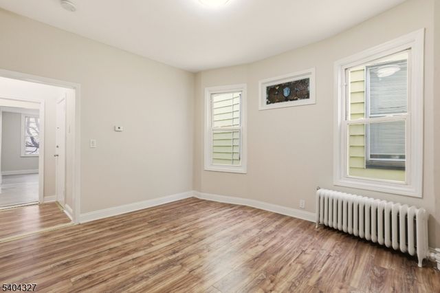 221 Wilkinson Ave, Jersey City, NJ 07305