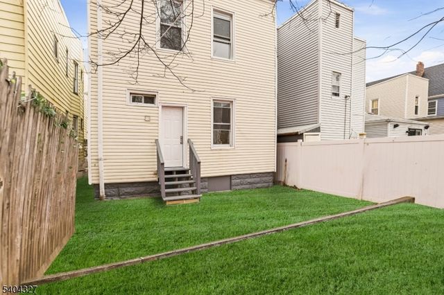 221 Wilkinson Ave, Jersey City, NJ 07305