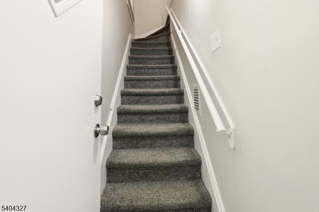 221 Wilkinson Ave, Jersey City, NJ 07305