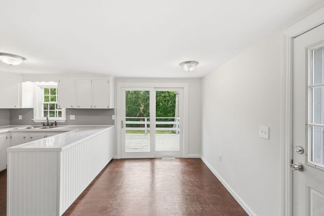 90 Castlewood Circle, Hyannis, MA 02601