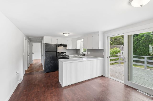 90 Castlewood Circle, Hyannis, MA 02601