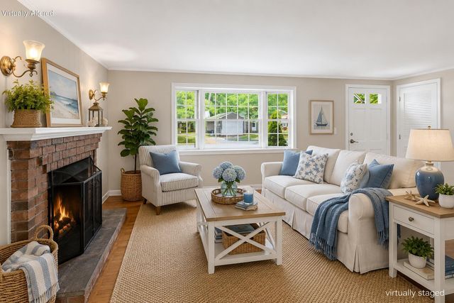90 Castlewood Circle, Hyannis, MA 02601