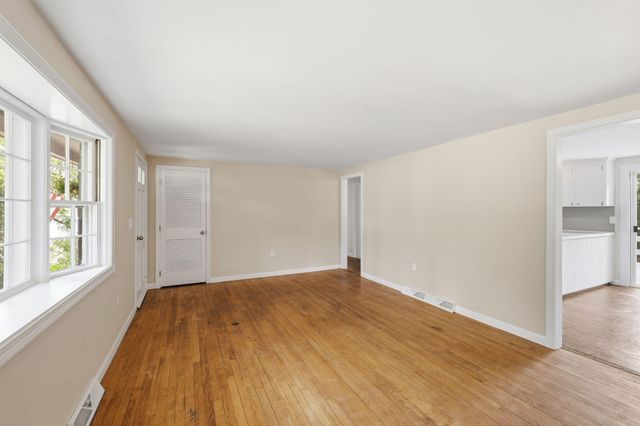 90 Castlewood Circle, Hyannis, MA 02601