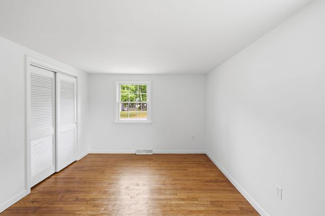 90 Castlewood Circle, Hyannis, MA 02601