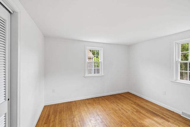 90 Castlewood Circle, Hyannis, MA 02601
