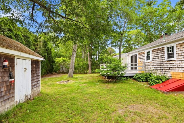 90 Castlewood Circle, Hyannis, MA 02601