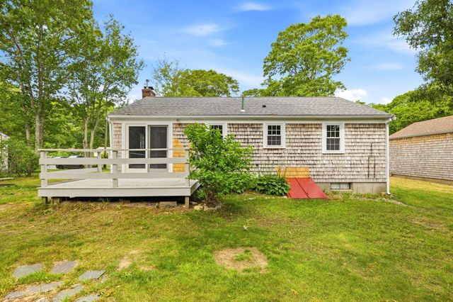 90 Castlewood Circle, Hyannis, MA 02601