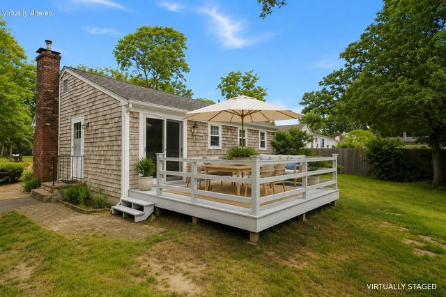90 Castlewood Circle, Hyannis, MA 02601
