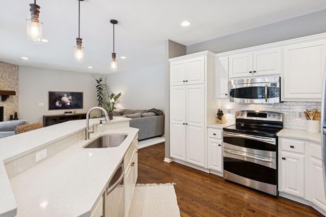 801 Interlaken, Victoria, MN 55386