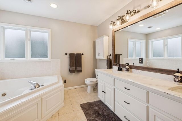 801 Interlaken, Victoria, MN 55386