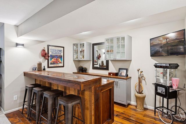 801 Interlaken, Victoria, MN 55386