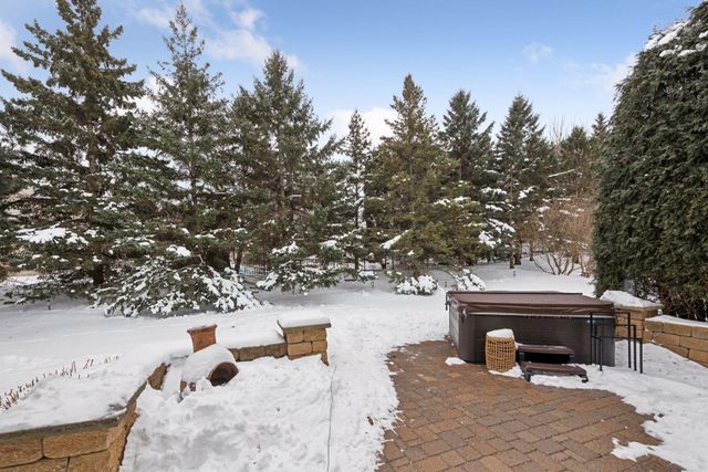 801 Interlaken, Victoria, MN 55386