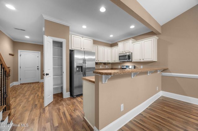 2353 Dovedale Drive B, Greenville, NC 27834