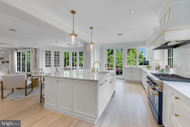 5033 TILDEN ST NW, Washington, DC 20016