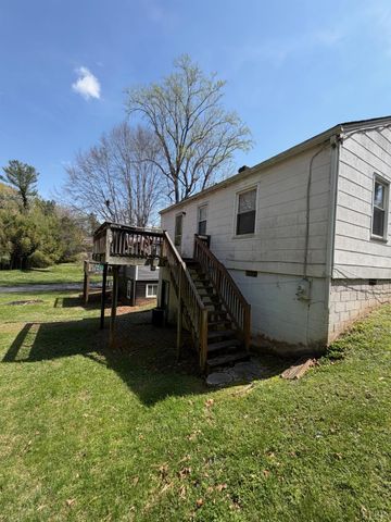 612 Thomas Road, Lynchburg, VA 24502