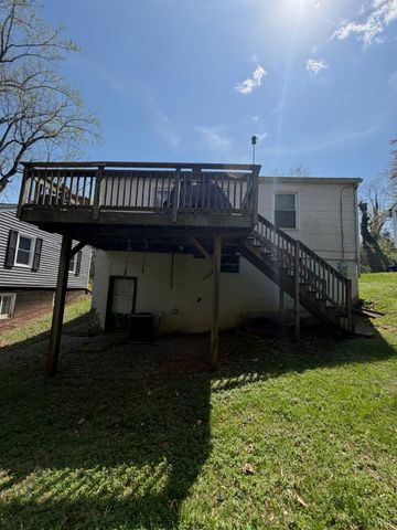 612 Thomas Road, Lynchburg, VA 24502