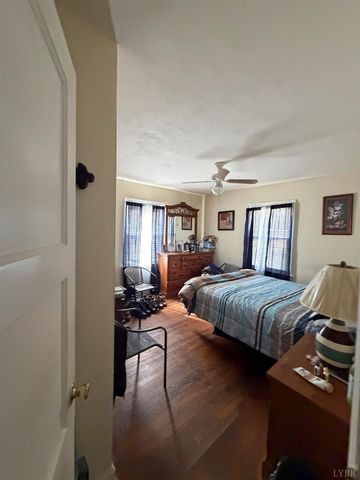 612 Thomas Road, Lynchburg, VA 24502