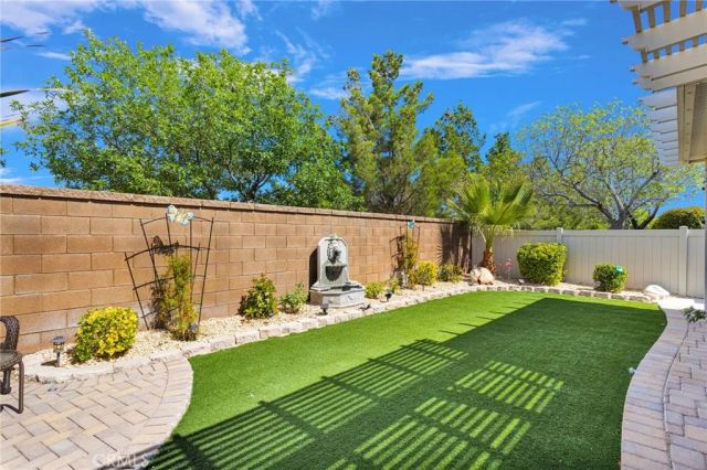 10265 Wascana Lane, Apple Valley, CA 92308