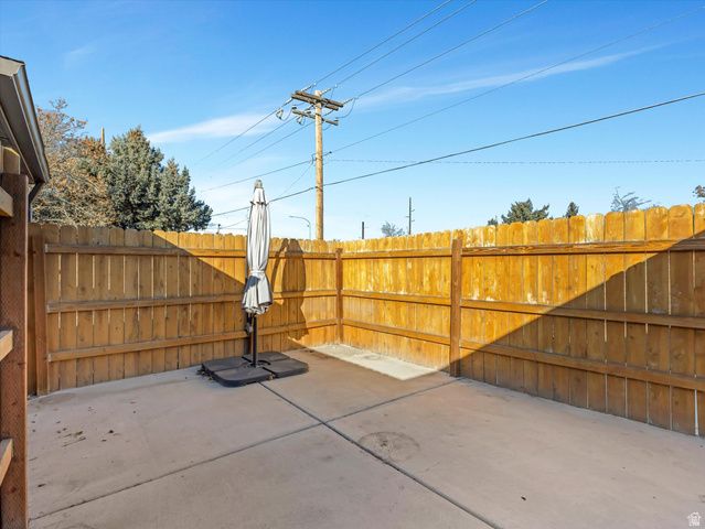 2646 W GREYHACKLE LN, Taylorsville, UT 84129