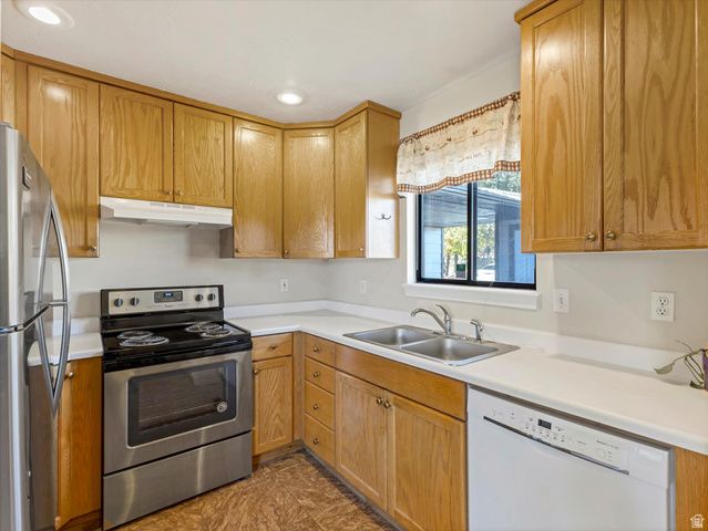 2646 W GREYHACKLE LN, Taylorsville, UT 84129