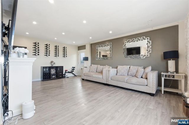 25 Grand Avenue 6E, Hackensack, NJ 07601